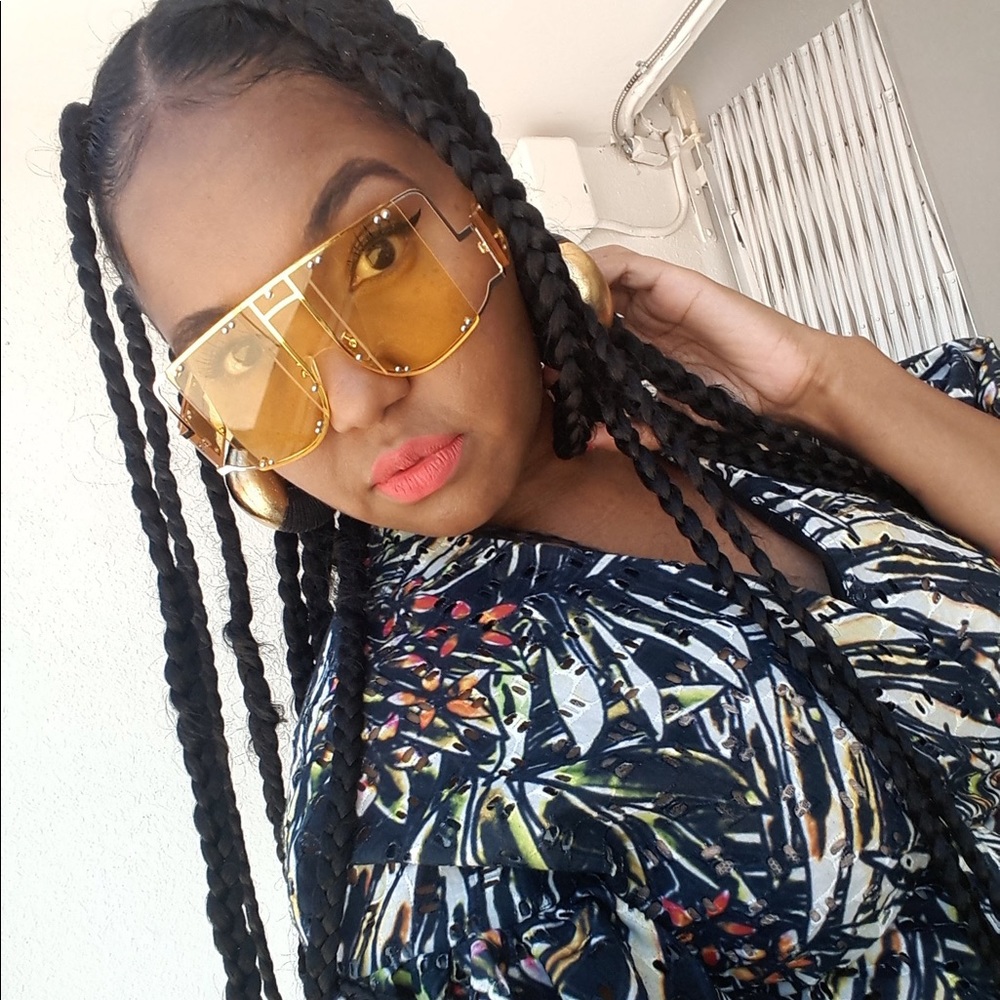 Meet your Posher, Marissa